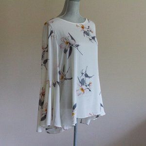 COPY - SOPRANO Bell Sleeve V Back Floral Blouse - Size 1X - Ivory Floral